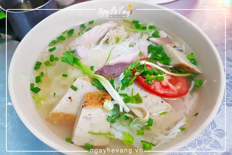 Bánh canh, bún cá đặc sản ở Nha Trang